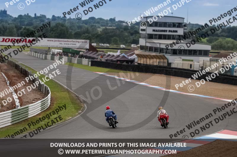 Vintage motorcycle club;eventdigitalimages;mallory park;mallory park trackday photographs;no limits trackdays;peter wileman photography;trackday digital images;trackday photos;vmcc festival 1000 bikes photographs